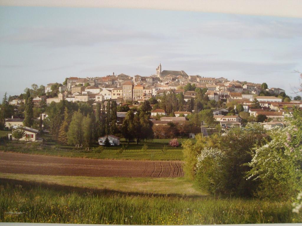 Petit Gite Des Augustins Monflanquin Buitenkant foto