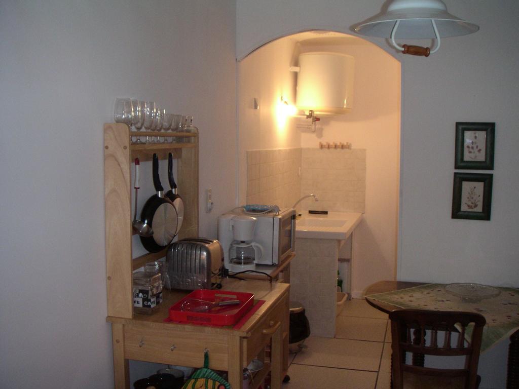 Petit Gite Des Augustins Monflanquin Buitenkant foto