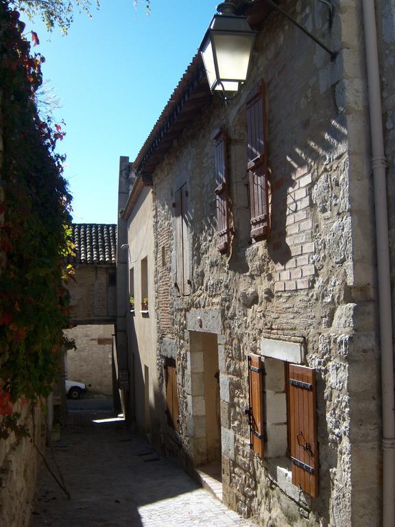 Petit Gite Des Augustins Monflanquin Buitenkant foto
